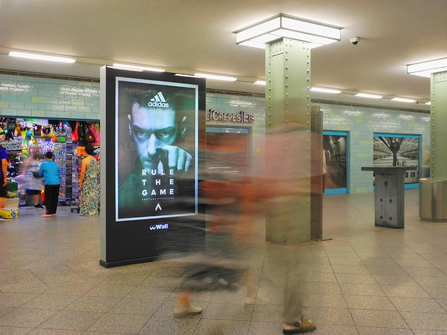 berlin-adidas-rule-the-game-lentikularplakate-2.webp