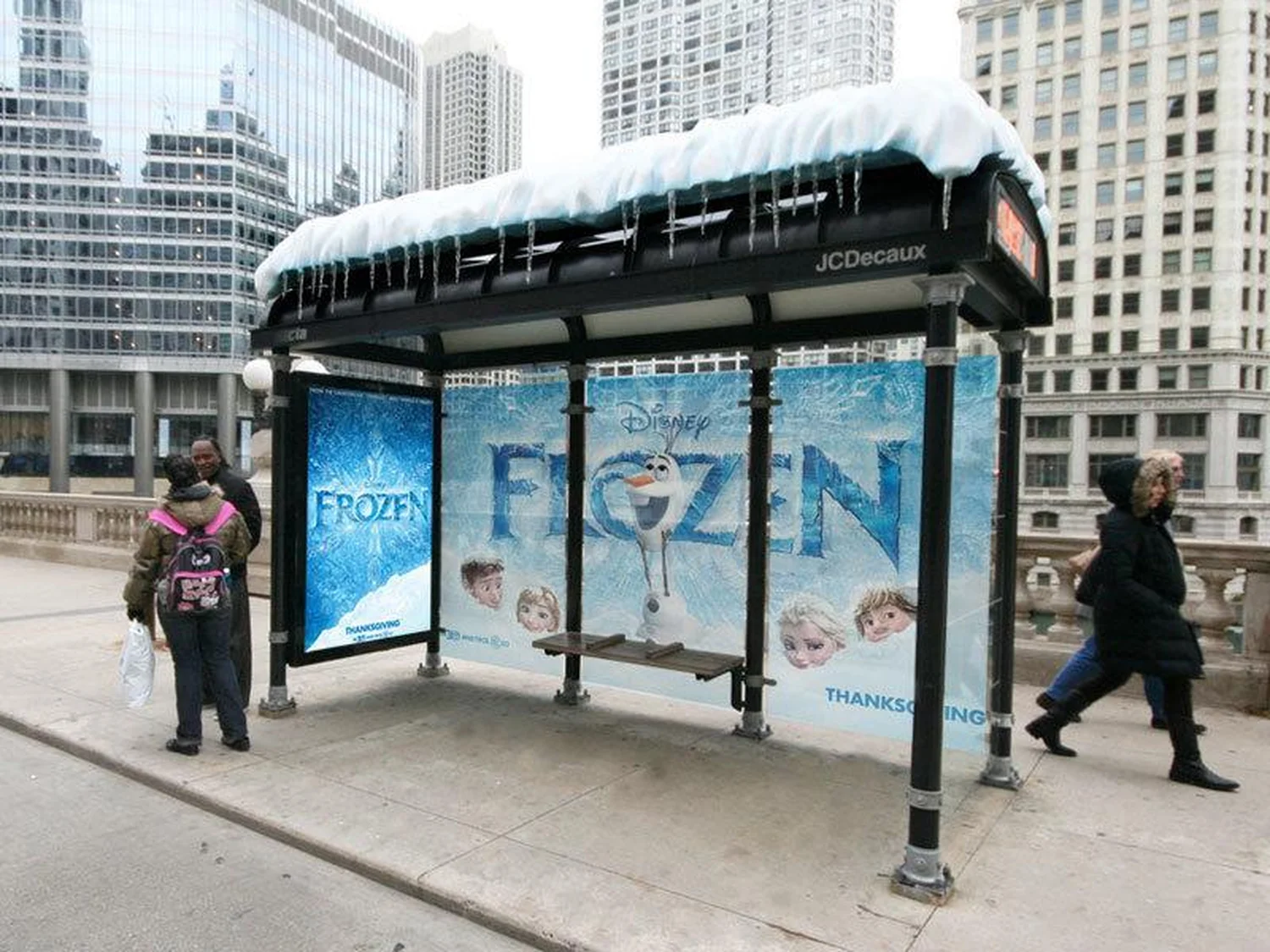 chicago-disney-frozen-schnee-2.webp