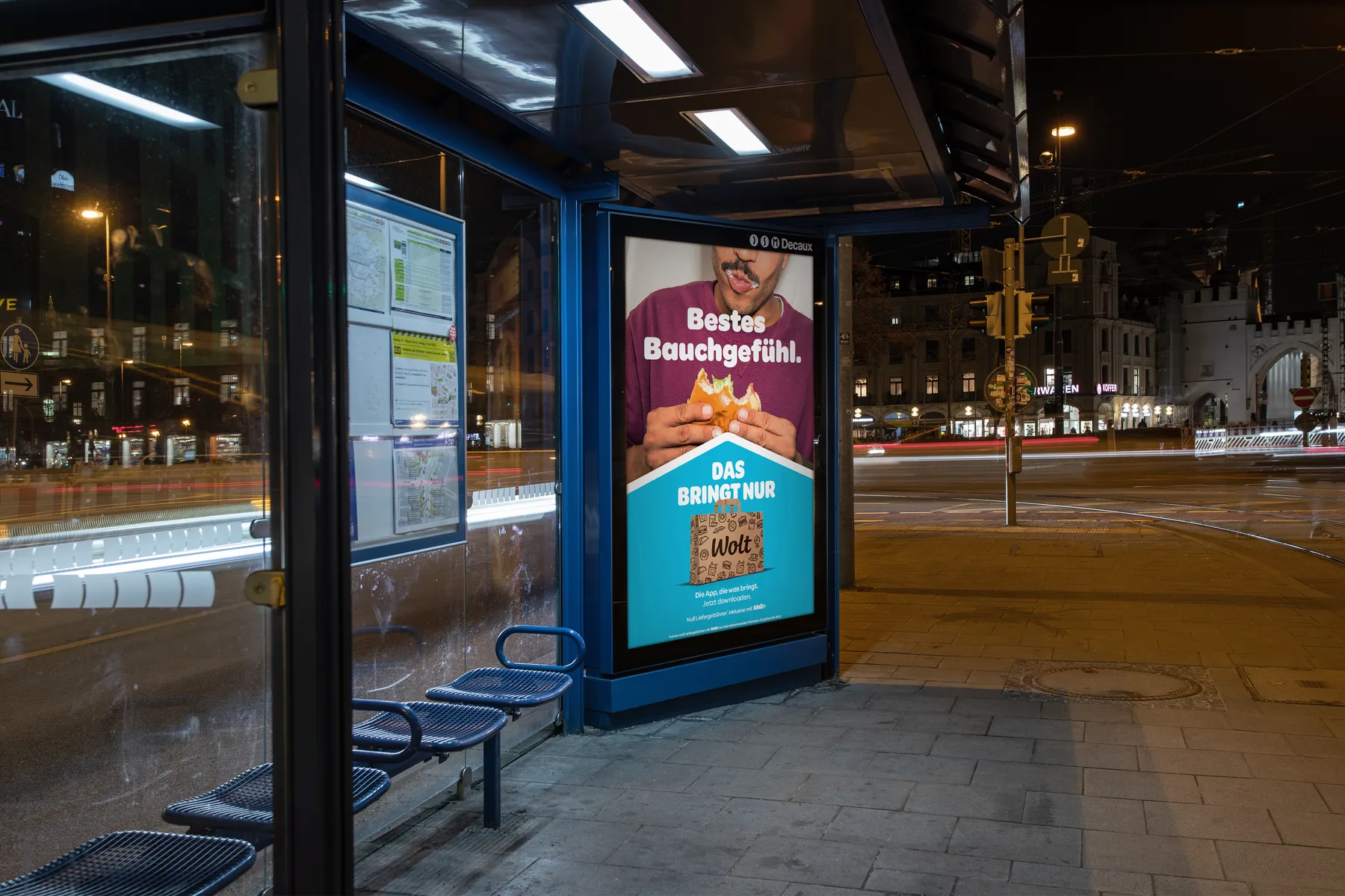 City Light Poster mit OOH-Kampagne eines Lieferdienstes am Stachus in München.