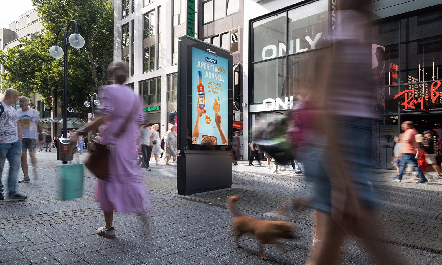 digital city light poster-alkoholfreier-aperitif-schildergasse-köln.webp