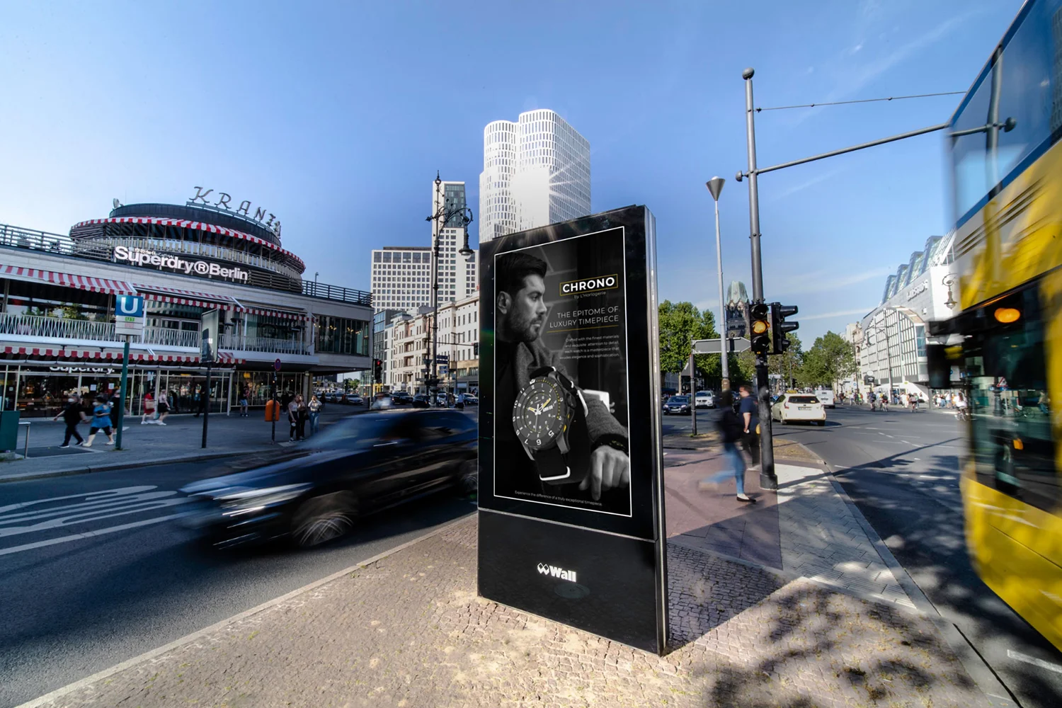 Digital City Light Poster am Kurfürstendamm in Berlin zeigt Werbung für hochwertige Uhren.