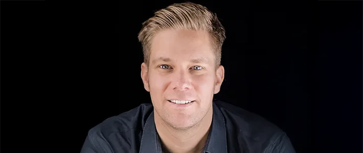 Portrait von Björn Wendler, Director Digital & Programmatic bei WallDecaux.