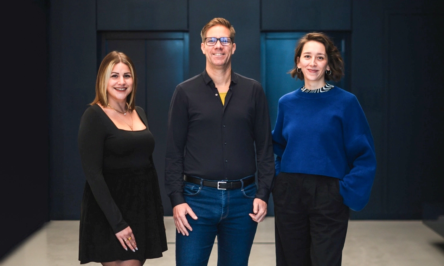 Portrait von drei WallDecaux Programmatic Expert:innen Louisa Pinke, Björn Wendler und Maren Limpert.